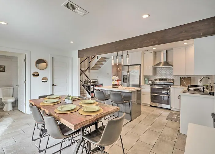 Chic W/ Balcony, Walk To Old Town! * Scottsdale