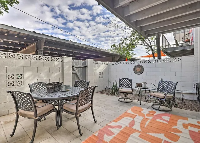 Chic W/ Balcony, Walk To Old Town!