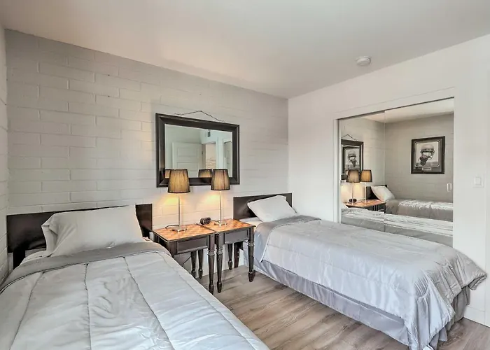 Ferienhaus Chic W/ Balcony, Walk To Old Town!