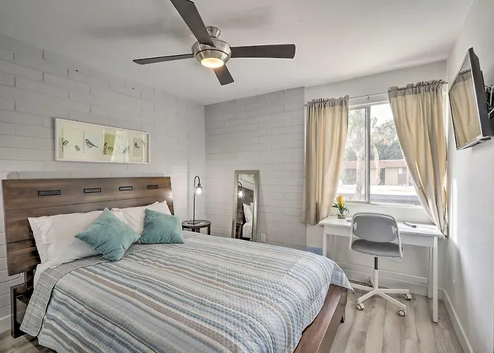 Ferienhaus Chic W/ Balcony, Walk To Old Town!