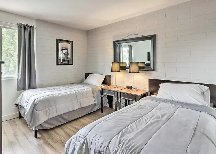 Chic W/ Balcony, Walk To Old Town! * Scottsdale